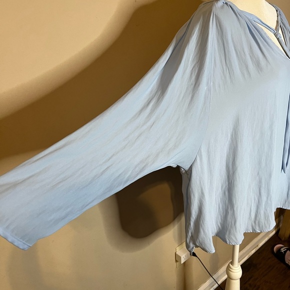 ⭐️Cotton On Long Sleeve Top - Picture 5 of 8